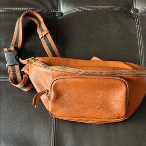 Universal Thread Crossbody Bag
